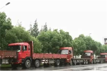 火爆！紡織原材料價格大漲60%，貨車排長隊搶購！紡織業(yè)訂單大量回流，企業(yè)滿負(fù)荷運轉(zhuǎn)